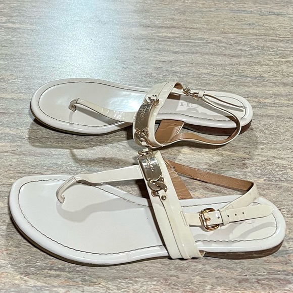 Coach Caterine thong strapped off-white sandals - Picture 3 of 15